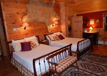 Kiwassa Lake Bed & Breakfast hotel thumbnail 5