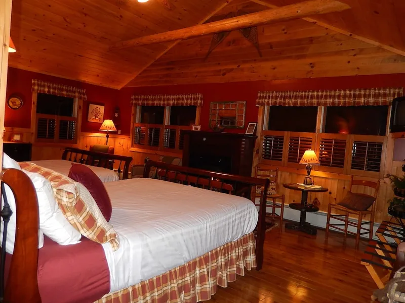Kiwassa Lake Bed & Breakfast hotel detail image 6