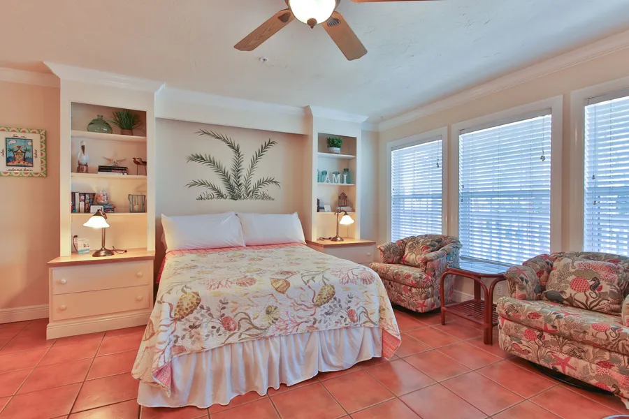 Tortuga Inn Beach Resort hotel detail image 2