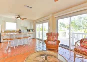 Tortuga Inn Beach Resort hotel thumbnail 6