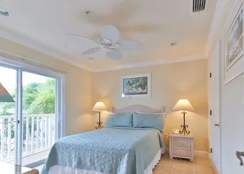 Tortuga Inn Beach Resort hotel thumbnail 8