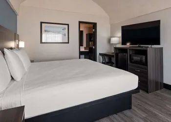 SureStay Hotel by Best Western Virginia Beach Royal Clipper hotel thumbnail 4