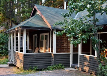 Johnston Canyon Lodge and Bungalows hotel thumbnail 2