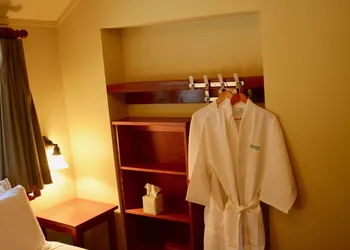 Johnston Canyon Lodge and Bungalows hotel thumbnail 8
