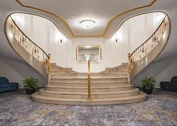 Hilton Milwaukee hotel thumbnail 2