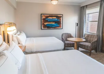 Hilton Milwaukee hotel thumbnail 6
