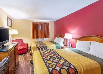 Utica Stay Inn hotel thumbnail 2