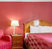 Utica Stay Inn hotel detail image 3