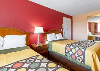 Utica Stay Inn hotel thumbnail 4