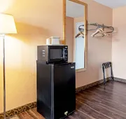 Utica Stay Inn hotel detail image 5
