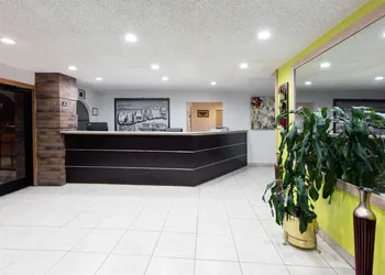 Super 8 by Wyndham Sapulpa/Tulsa Area hotel thumbnail 3