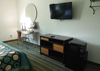 Super 8 by Wyndham Sapulpa/Tulsa Area hotel thumbnail 6