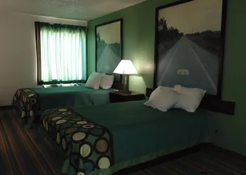 Super 8 by Wyndham Sapulpa/Tulsa Area hotel thumbnail 8