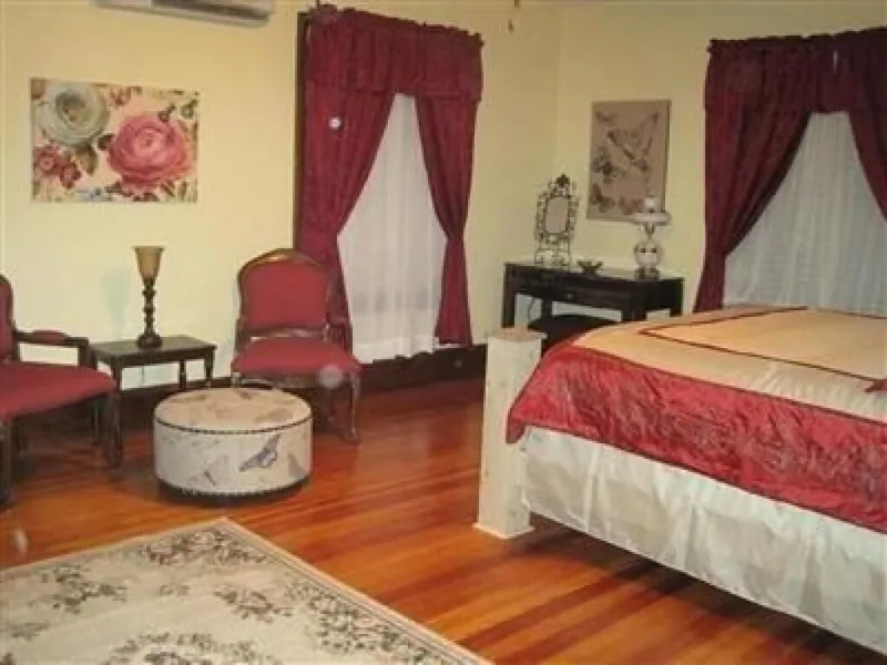 Walton Manor Inn Bed & Breakfast hotel detail image 2