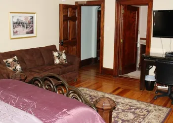 Walton Manor Inn Bed & Breakfast hotel thumbnail 7