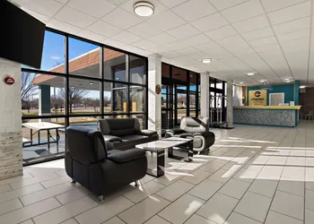 Clarion Pointe Bloomington – Normal near I-55 and University hotel thumbnail 4