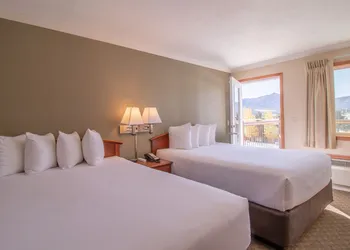 Blue Door Inn hotel thumbnail 4