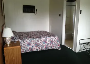 Capri Motel hotel thumbnail 7