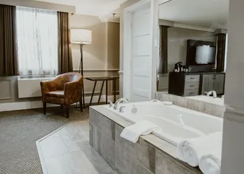 Crowne Plaza Fredericton-Lord Beaverbrook by IHG hotel thumbnail 8