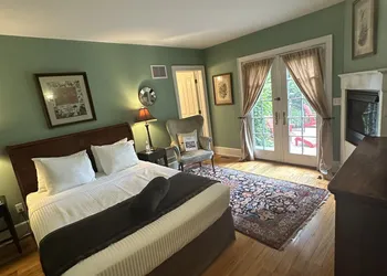 Buttermilk Falls Inn hotel thumbnail 5