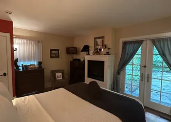 Buttermilk Falls Inn hotel thumbnail 6