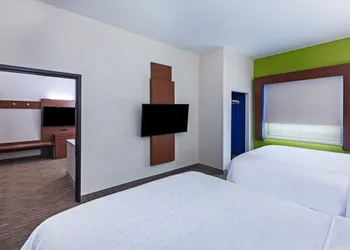 Holiday Inn Express and Suites Longview South I20 by IHG hotel thumbnail 2