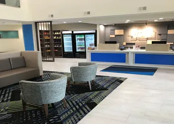 Holiday Inn Express & Suites Arlington North - Stadium Area by IHG hotel thumbnail 2