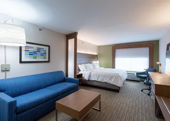 Holiday Inn Express & Suites Arlington North - Stadium Area by IHG hotel thumbnail 6