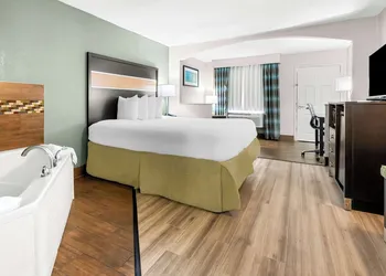 Best Western Executive Suites hotel thumbnail 6