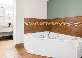 Best Western Executive Suites hotel thumbnail 7