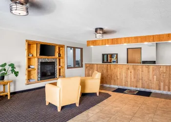 Super 8 by Wyndham Custer/Crazy Horse Area hotel thumbnail 3