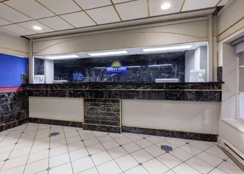 Days Inn by Wyndham Sandusky / Cedar Point hotel thumbnail 3