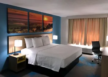 Days Inn by Wyndham Sandusky / Cedar Point hotel thumbnail 8