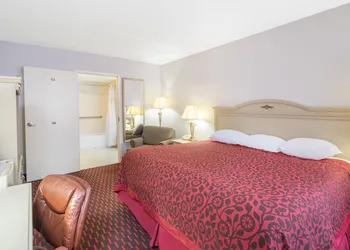Motel 6 London, KY hotel thumbnail 6