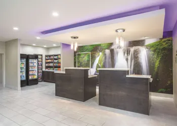 La Quinta Inn & Suites by Wyndham Hopkinsville hotel thumbnail 2
