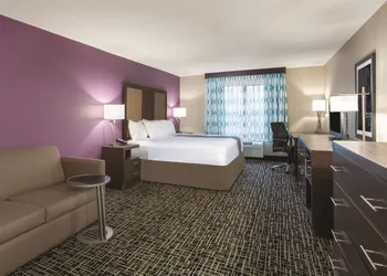 La Quinta Inn & Suites by Wyndham Hopkinsville hotel thumbnail 7