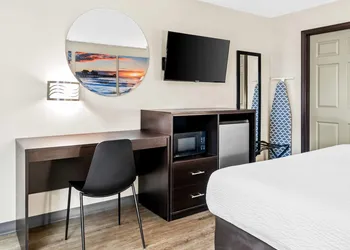 Days Inn by Wyndham Spartanburg hotel thumbnail 6