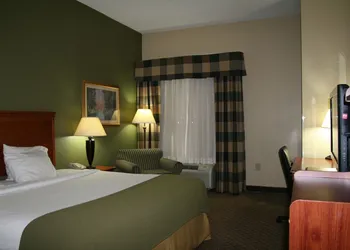 Holiday Inn Express & Suites - Greenwood by IHG hotel thumbnail 4