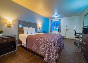 Turlock Inn hotel thumbnail 4