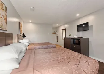 Oasis Inn hotel thumbnail 7