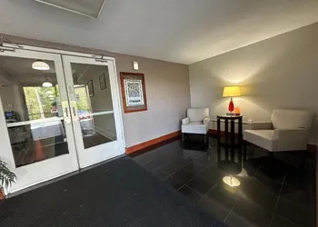 Whaler Inn and Suites hotel thumbnail 2