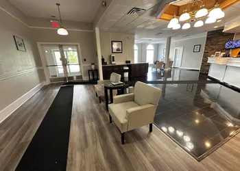 Whaler Inn and Suites hotel thumbnail 3