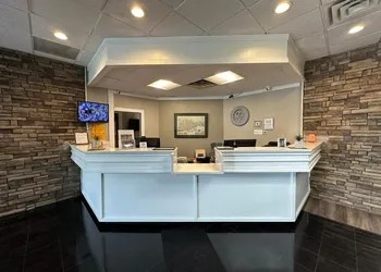 Whaler Inn and Suites hotel thumbnail 4