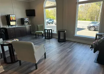 Whaler Inn and Suites hotel thumbnail 5