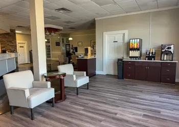 Whaler Inn and Suites hotel thumbnail 6