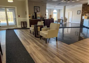 Whaler Inn and Suites hotel thumbnail 8