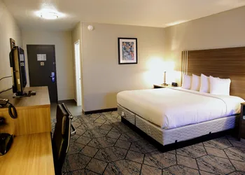 Baymont by Wyndham Effingham hotel thumbnail 7