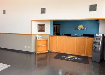Days Inn by Wyndham Morton hotel thumbnail 3