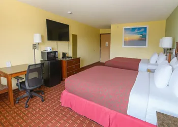 Days Inn by Wyndham Morton hotel thumbnail 7