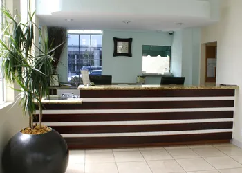 Queens Inn Anaheim hotel thumbnail 3